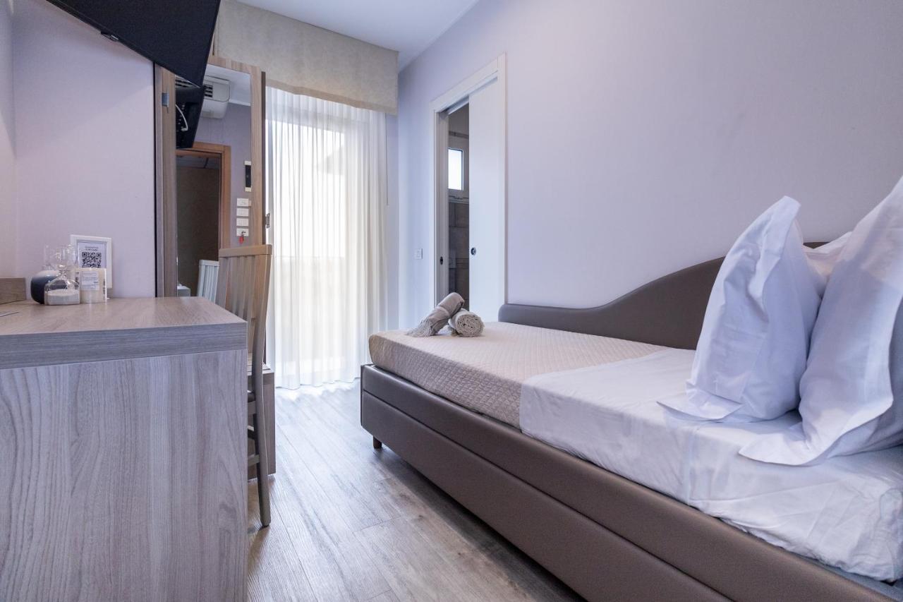 Hotel Alfonsina Riccione Eksteriør bilde